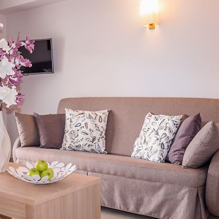 普拉塔尼亚斯港海滩度假酒店及Spa中心 Platanés 外观 照片 A sofa bed