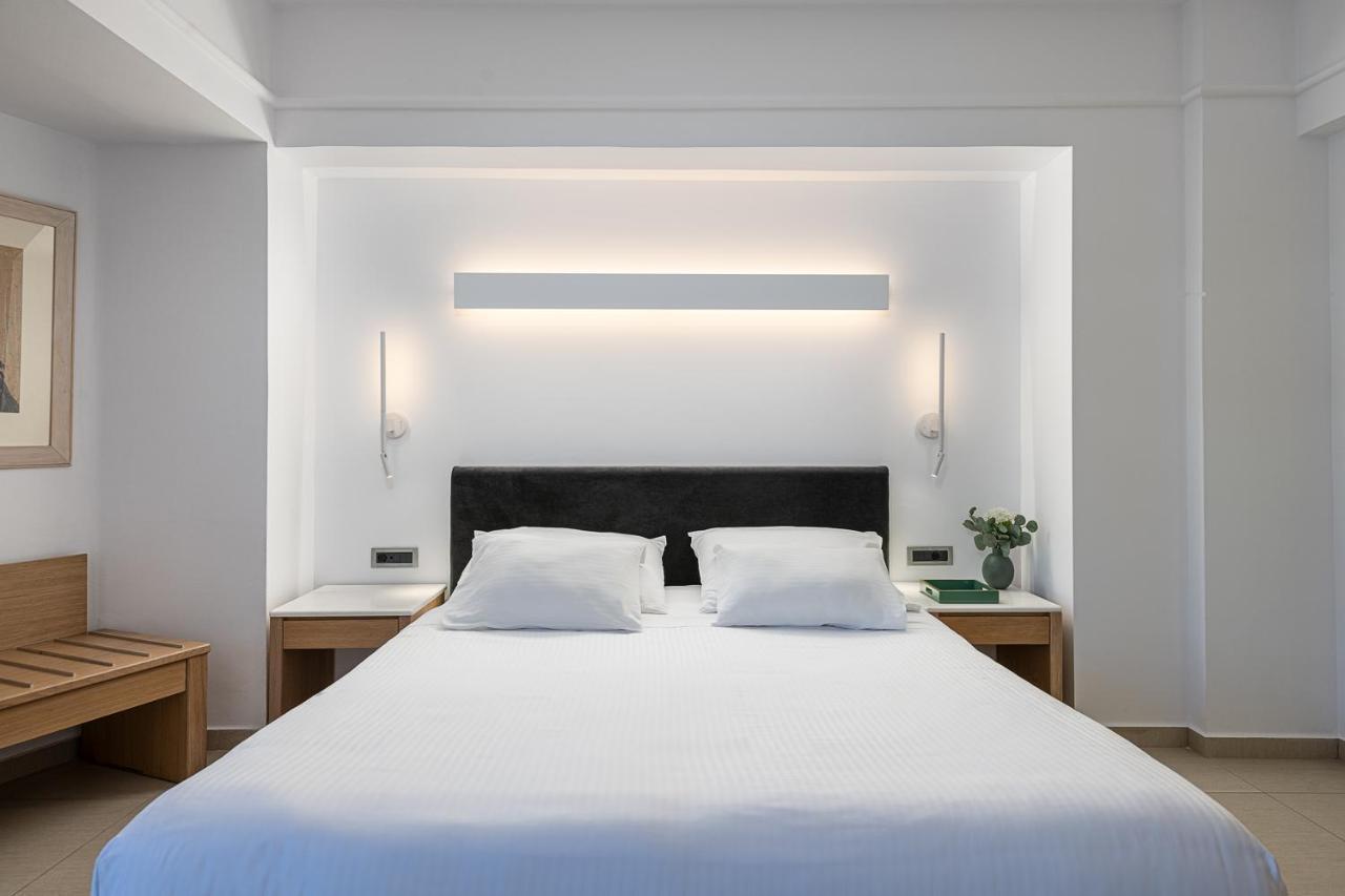 普拉塔尼亚斯港海滩度假酒店及Spa中心 Platanés 外观 照片 A bedroom at the hotel