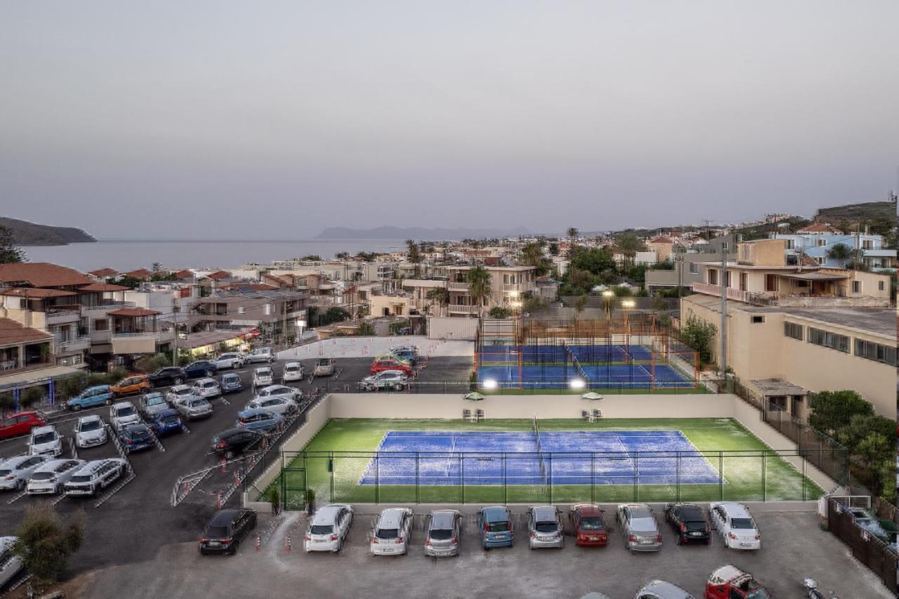 普拉塔尼亚斯港海滩度假酒店及Spa中心 Platanés 外观 照片 Tennis courts in Nea Vrasna