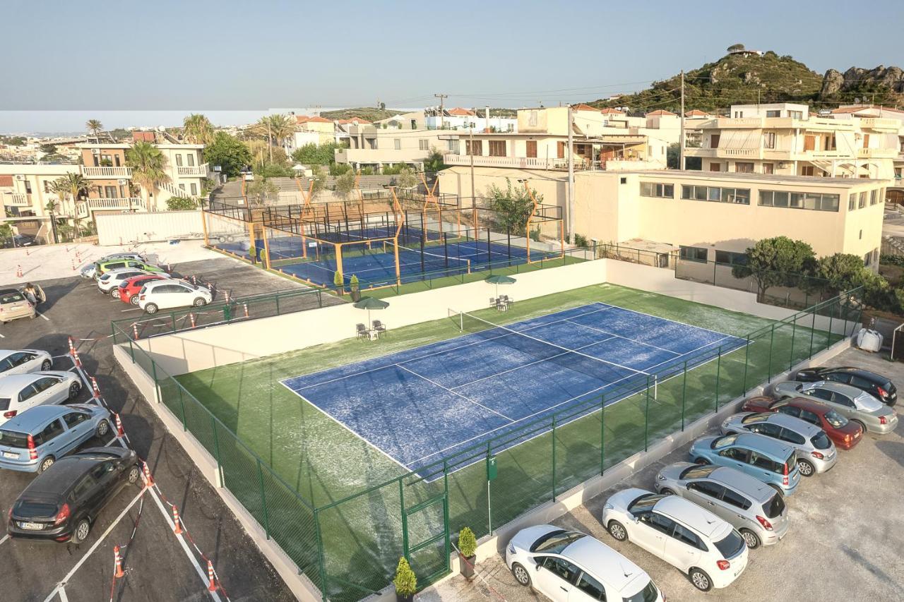 普拉塔尼亚斯港海滩度假酒店及Spa中心 Platanés 外观 照片 Tennis Club